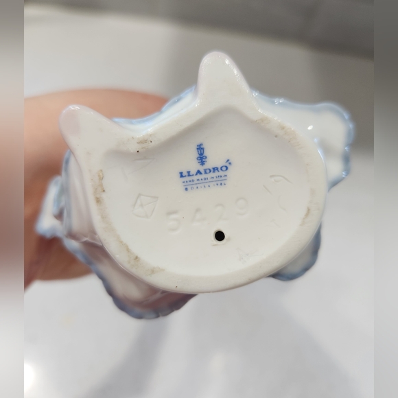 Vintage Lladro Happy Birthday Girl Figurine - Picture 4 of 5